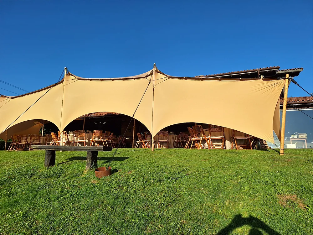 Carpa beduina de 180 m² para bodas en el jardín del caserío Larrakoetxea